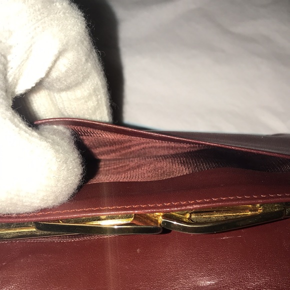 Host Pick!🌟AUTHENTIC CARTIER BIFOLD KISSLOCK WALLET - Picture 8 of 15